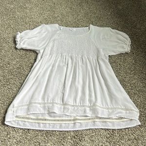 Ashlee by Amaryllis white tunic top size small
